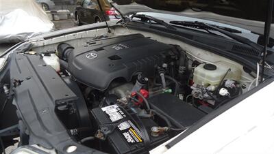 2004 Toyota 4Runner SR5   - Photo 25 - Van Nuys, CA 91405