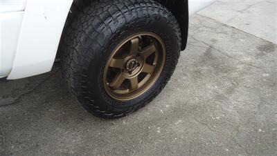 2004 Toyota 4Runner SR5   - Photo 27 - Van Nuys, CA 91405