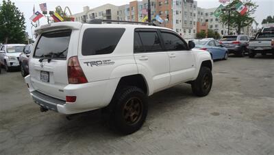 2004 Toyota 4Runner SR5   - Photo 4 - Van Nuys, CA 91405