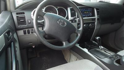 2004 Toyota 4Runner SR5   - Photo 19 - Van Nuys, CA 91405