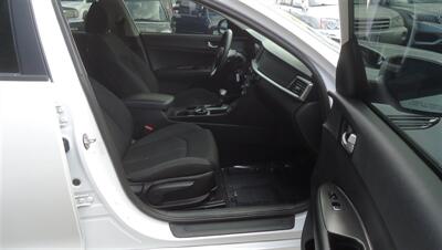 2019 Kia Optima LX   - Photo 13 - Van Nuys, CA 91405