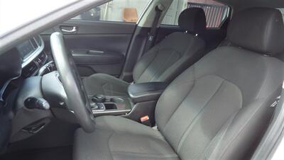 2019 Kia Optima LX   - Photo 19 - Van Nuys, CA 91405