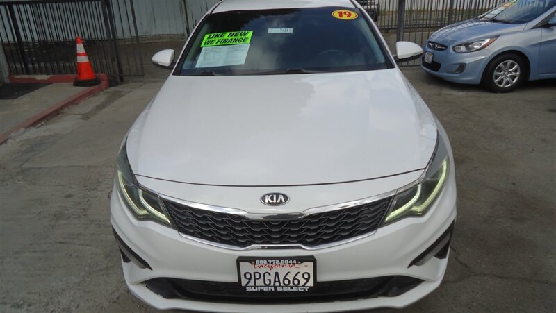 2019 Kia Optima LX   - Photo 1 - Van Nuys, CA 91405