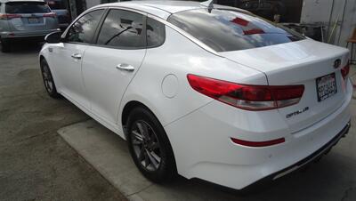 2019 Kia Optima LX   - Photo 8 - Van Nuys, CA 91405