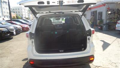 2014 Toyota Highlander Limited - Photo 10 - Van Nuys, CA 91405