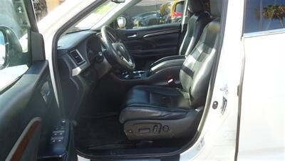 2014 Toyota Highlander Limited - Photo 16 - Van Nuys, CA 91405