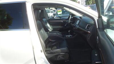 2014 Toyota Highlander Limited - Photo 14 - Van Nuys, CA 91405