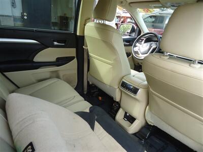 2016 Toyota Highlander XLE   - Photo 16 - Van Nuys, CA 91405