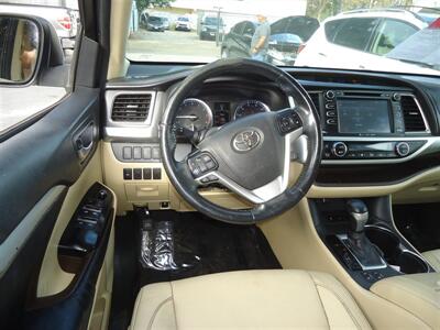 2016 Toyota Highlander XLE   - Photo 24 - Van Nuys, CA 91405