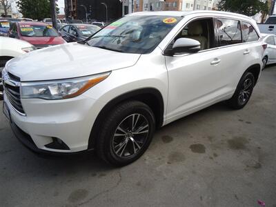 2016 Toyota Highlander XLE   - Photo 6 - Van Nuys, CA 91405