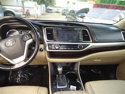 2016 Toyota Highlander XLE   - Photo 23 - Van Nuys, CA 91405
