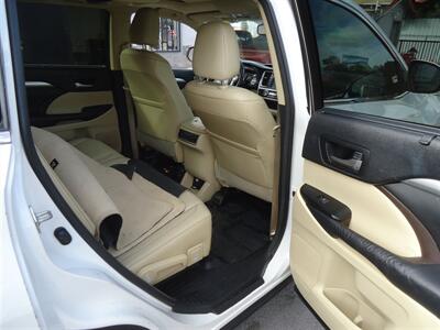 2016 Toyota Highlander XLE   - Photo 15 - Van Nuys, CA 91405