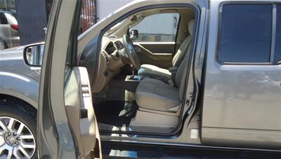 2007 Nissan Frontier SE   - Photo 16 - Van Nuys, CA 91405