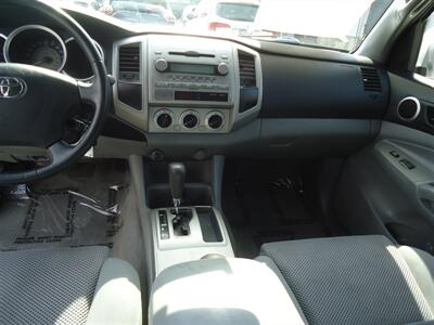 2006 Toyota Tacoma PreRunner V6   - Photo 17 - Van Nuys, CA 91405