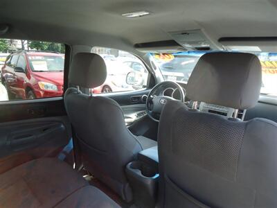 2006 Toyota Tacoma PreRunner V6   - Photo 14 - Van Nuys, CA 91405
