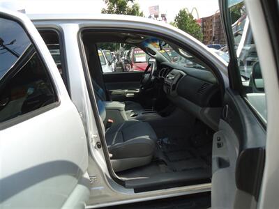 2006 Toyota Tacoma PreRunner V6   - Photo 13 - Van Nuys, CA 91405