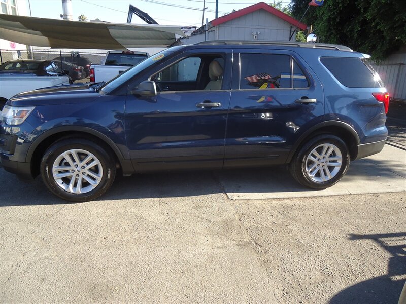 2017 Ford Explorer   - Photo 1 - Van Nuys, CA 91405