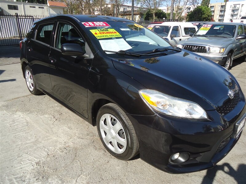 2011 Toyota Matrix   - Photo 1 - Van Nuys, CA 91405