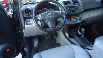 2009 Toyota RAV4 Limited   - Photo 21 - Van Nuys, CA 91405