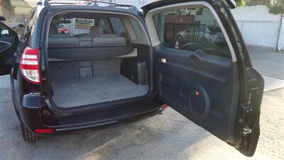 2009 Toyota RAV4 Limited   - Photo 11 - Van Nuys, CA 91405