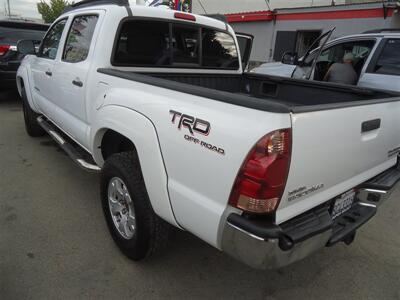 2006 Toyota Tacoma PreRunner V6 - Photo 12 - Van Nuys, CA 91405