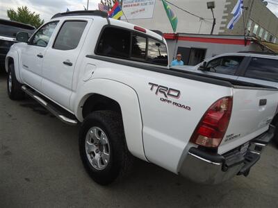 2006 Toyota Tacoma PreRunner V6 - Photo 8 - Van Nuys, CA 91405