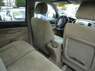 2006 Toyota Tacoma PreRunner V6 - Photo 14 - Van Nuys, CA 91405