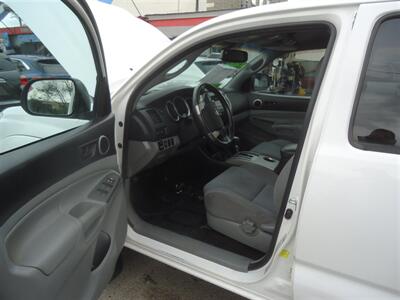 2012 Toyota Tacoma PreRunner V6 - Photo 18 - Van Nuys, CA 91405
