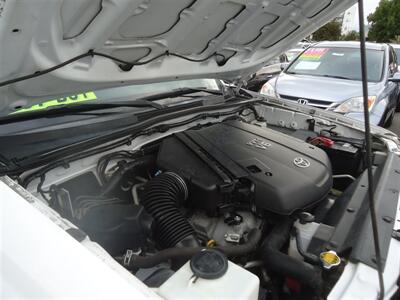 2012 Toyota Tacoma PreRunner V6 - Photo 19 - Van Nuys, CA 91405