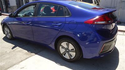2019 Hyundai IONIQ Hybrid Blue - Photo 8 - Van Nuys, CA 91405