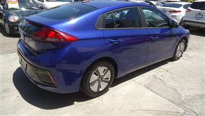 2019 Hyundai IONIQ Hybrid Blue - Photo 4 - Van Nuys, CA 91405