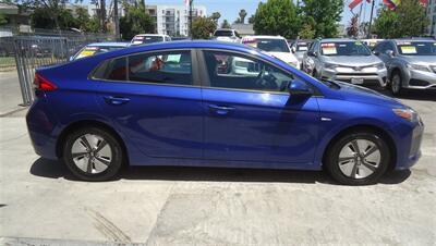 2019 Hyundai IONIQ Hybrid Blue - Photo 3 - Van Nuys, CA 91405