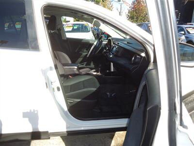 2015 Toyota RAV4 XLE - Photo 14 - Van Nuys, CA 91405