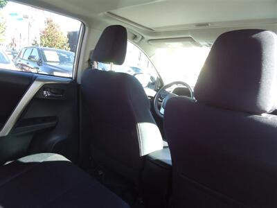 2015 Toyota RAV4 XLE - Photo 13 - Van Nuys, CA 91405
