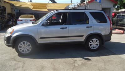 2005 Honda CR-V LX - Photo 6 - Van Nuys, CA 91405