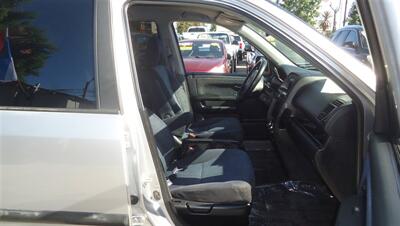 2005 Honda CR-V LX - Photo 14 - Van Nuys, CA 91405