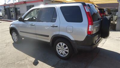 2005 Honda CR-V LX - Photo 7 - Van Nuys, CA 91405