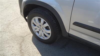 2005 Honda CR-V LX - Photo 20 - Van Nuys, CA 91405