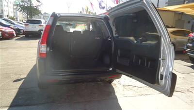 2005 Honda CR-V LX - Photo 9 - Van Nuys, CA 91405