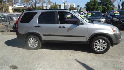 2005 Honda CR-V LX - Photo 3 - Van Nuys, CA 91405