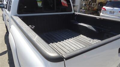 2015 Toyota Tacoma PreRunner V6 - Photo 9 - Van Nuys, CA 91405