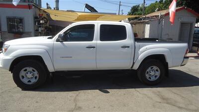 2015 Toyota Tacoma PreRunner V6 - Photo 7 - Van Nuys, CA 91405