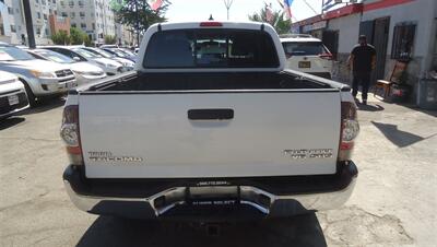 2015 Toyota Tacoma PreRunner V6 - Photo 10 - Van Nuys, CA 91405