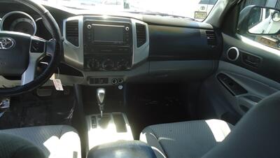 2015 Toyota Tacoma PreRunner V6 - Photo 17 - Van Nuys, CA 91405