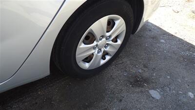 2018 Kia Forte LX   - Photo 15 - Van Nuys, CA 91405