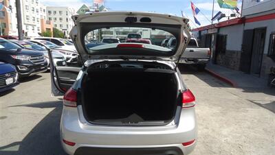 2017 Kia Forte5 LX   - Photo 11 - Van Nuys, CA 91405