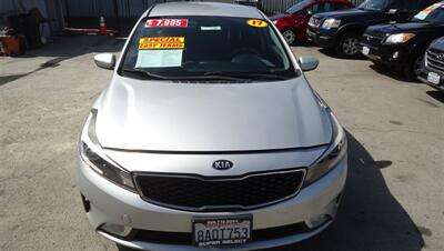 2017 Kia Forte5 LX   - Photo 6 - Van Nuys, CA 91405