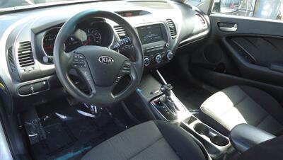 2017 Kia Forte5 LX   - Photo 21 - Van Nuys, CA 91405