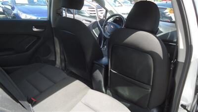 2017 Kia Forte5 LX   - Photo 14 - Van Nuys, CA 91405