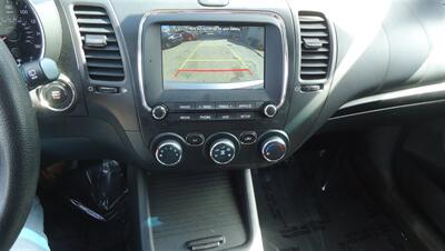 2017 Kia Forte5 LX   - Photo 22 - Van Nuys, CA 91405